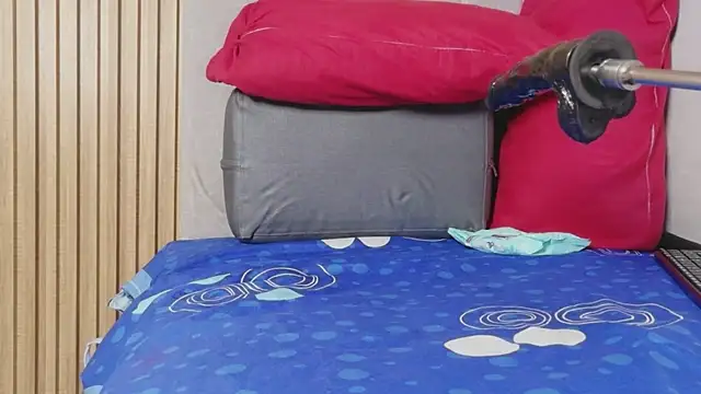 celeste jhons online show from 04-11-26, 09:07