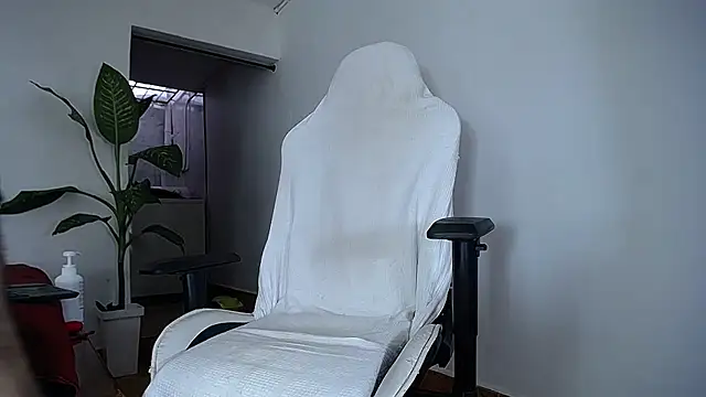 diamond black00 online show from 11-08-25, 08:56