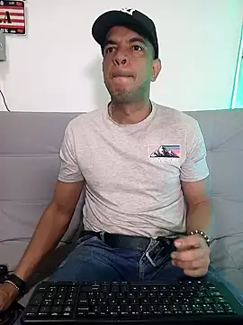 Snapshot of latinmartin73 chatting on 02-23-25, 03:08 latinmartin73 online show from 02-23-25, 03:08