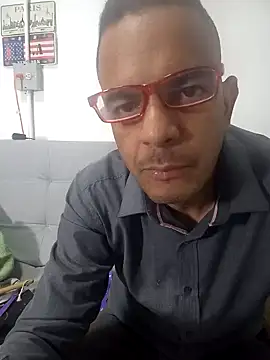 Snapshot of latinmartin73 chatting on 03-18-25, 01:02 latinmartin73 online show from 03-18-25, 01:02