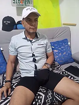 Snapshot of latinmartin73 chatting on 10-16-25, 12:08 latinmartin73 online show from 10-16-25, 12:08