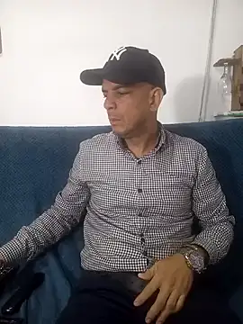 Snapshot of latinmartin73 chatting on 03-05-25, 01:31 latinmartin73 online show from 03-05-25, 01:31
