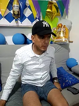 Snapshot of latinmartin73 chatting on 10-01-25, 11:52 latinmartin73 online show from 10-01-25, 11:52