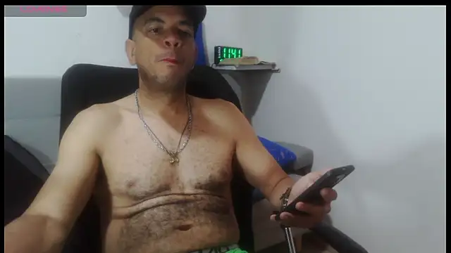 latinmartin73 online show from 04-18-26, 04:42