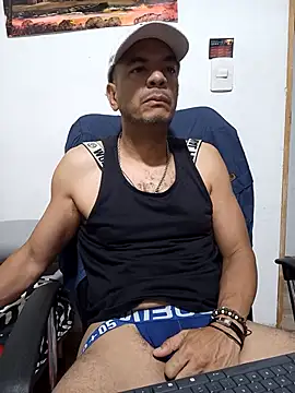 Snapshot of latinmartin73 chatting on 09-14-25, 01:50 latinmartin73 online show from 09-14-25, 01:50