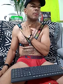 Snapshot of latinmartin73 chatting on 09-14-25, 02:39 latinmartin73 online show from 09-14-25, 02:39
