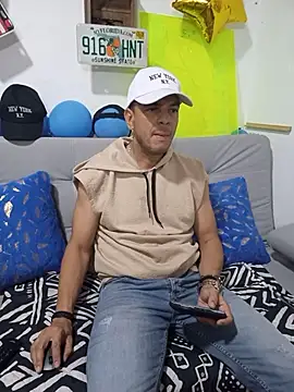 Snapshot of latinmartin73 chatting on 10-09-25, 11:49 latinmartin73 online show from 10-09-25, 11:49