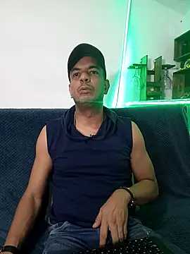 Snapshot of latinmartin73 chatting on 03-01-25, 11:37 latinmartin73 online show from 03-01-25, 11:37