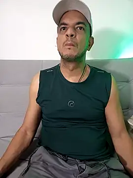 Snapshot of latinmartin73 chatting on 03-17-25, 04:08 latinmartin73 online show from 03-17-25, 04:08