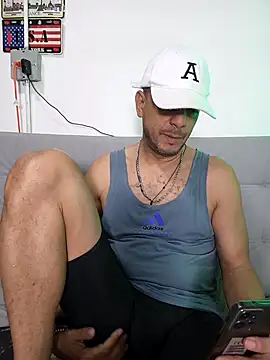 Snapshot of latinmartin73 chatting on 02-21-25, 02:17 latinmartin73 online show from 02-21-25, 02:17