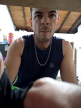 Snapshot of latinmartin73 chatting on 09-09-25, 11:36 latinmartin73 online show from 09-09-25, 11:36