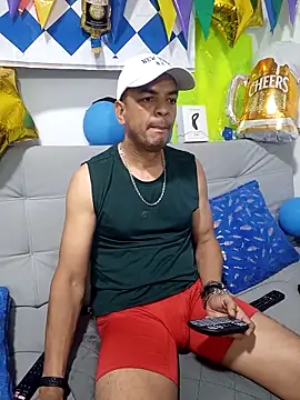 Snapshot of latinmartin73 chatting on 10-04-25, 02:24 latinmartin73 online show from 10-04-25, 02:24