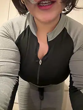 Snapshot of kittyfresita chatting on 05-17-26, 07:52 kittyfresita online show from 05-17-26, 07:52