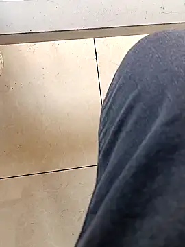 huzi518 online show from 11-20-25, 01:39