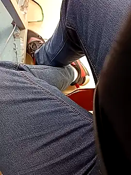 huzi518 online show from 10-17-25, 02:59