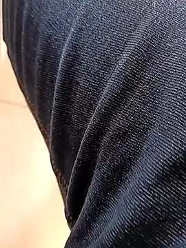 huzi518 online show from 10-31-25, 01:02