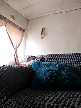 hotyoung24 online show from 02-12-25, 06:29