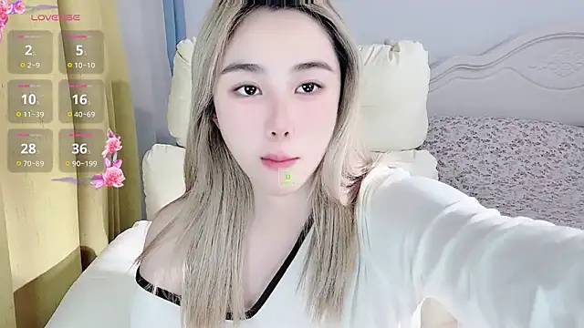 Snapshot of Caitlyn__ chatting on 12-03-25, 10:36 Caitlyn online show from 12-03-25, 10:36