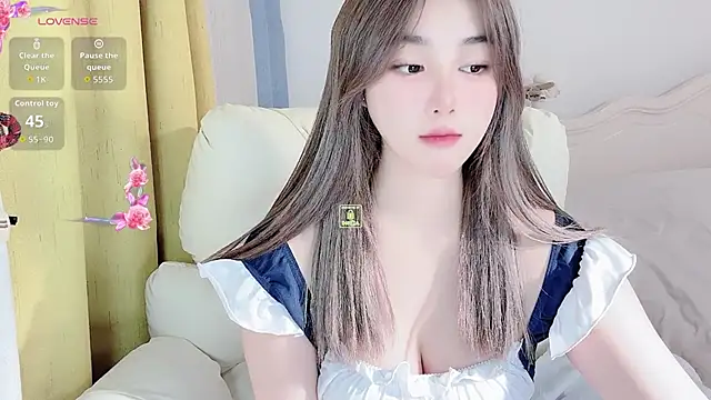 Snapshot of Caitlyn__ chatting on 02-27-26, 01:22 Caitlyn online show from 02-27-26, 01:22