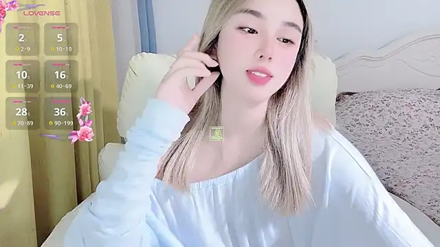 Snapshot of Caitlyn__ chatting on 12-18-25, 12:31 Caitlyn online show from 12-18-25, 12:31