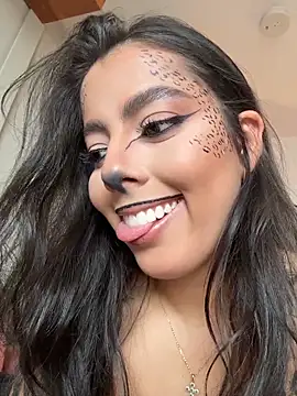 Snapshot of DakotaShelby chatting on 10-29-25, 10:20 DakotaShelby online show from 10-29-25, 10:20