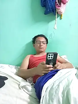 Snapshot of Andresguz35 chatting on 03-09-26, 04:05 Andresguz35 online show from 03-09-26, 04:05