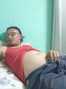 Andresguz35 online show from 07-15-26, 03:35