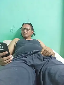 Andresguz35 online show from 07-09-26, 02:34