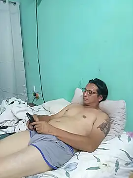Snapshot of Andresguz35 chatting on 04-29-26, 05:00 Andresguz35 online show from 04-29-26, 05:00