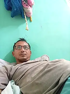 Snapshot of Andresguz35 chatting on 02-28-26, 09:36 Andresguz35 online show from 02-28-26, 09:36