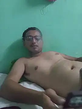 Andresguz35 online show from 11-18-25, 02:49