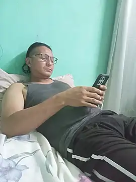 Andresguz35 online show from 07-24-26, 03:46