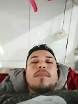 Snapshot of Andrade35 chatting on 03-16-26, 02:10 Andrade35 online show from 03-16-26, 02:10