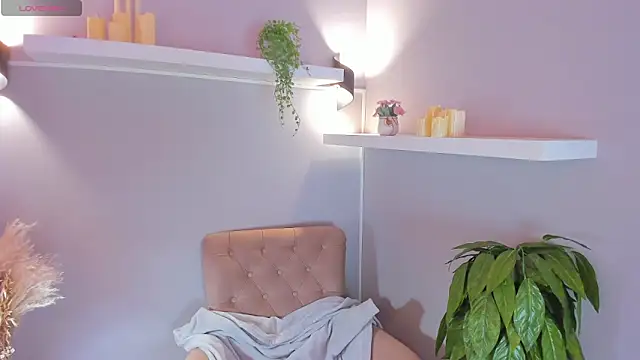 Emma  Leee online show from 05-16-26, 01:04