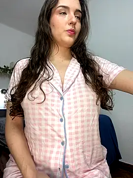 tatianaAlvarez1 online show from 10-21-25, 10:14