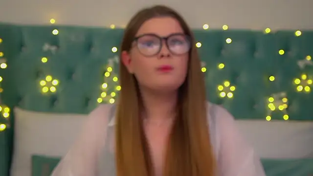 CrystalLyons online show from 12-05-25, 12:04