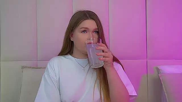 CrystalLyons online show from 03-09-26, 06:22