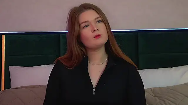 CrystalLyons online show from 11-08-25, 06:28