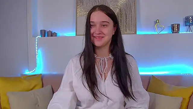 ChristinaMilton online show from 03-07-25, 06:11