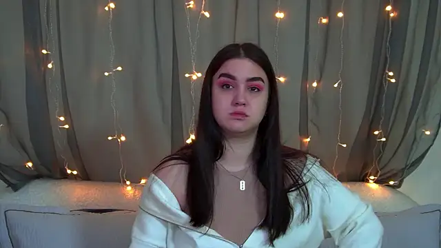 ChristinaMilton online show from 11-24-25, 07:14