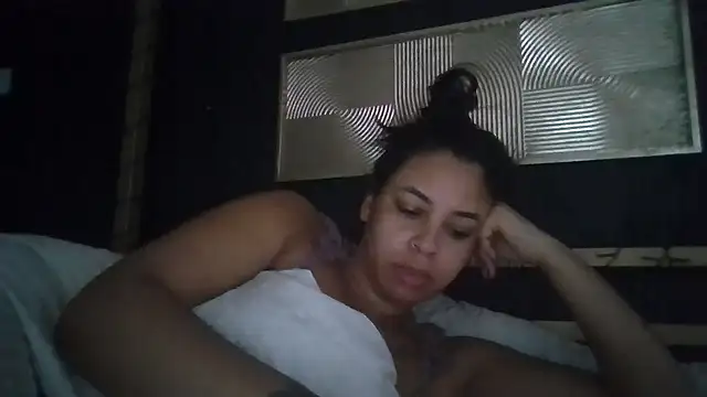 Snapshot of bigbootyjayda chatting on 10-19-25, 01:14 bigbootyjayda online show from 10-19-25, 01:14