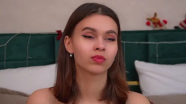 PollyLanders online show from 12-20-25, 06:33