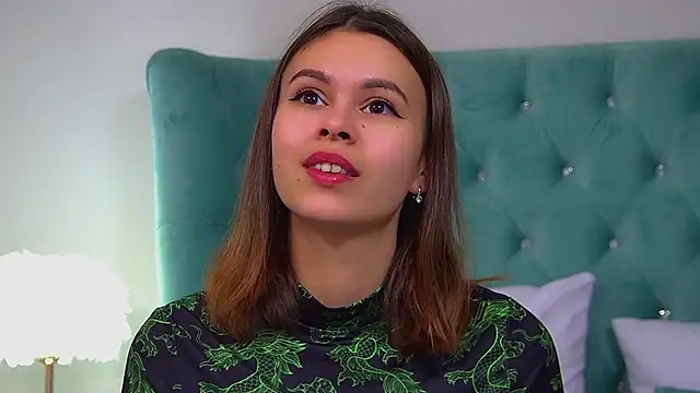 Snapshot of PollyLanders chatting on 09-21-25, 06:13 PollyLanders online show from 09-21-25, 06:13