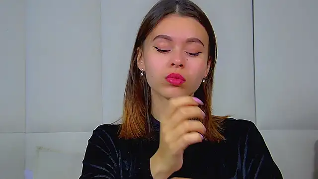 Snapshot of PollyLanders chatting on 10-06-25, 07:14 PollyLanders online show from 10-06-25, 07:14