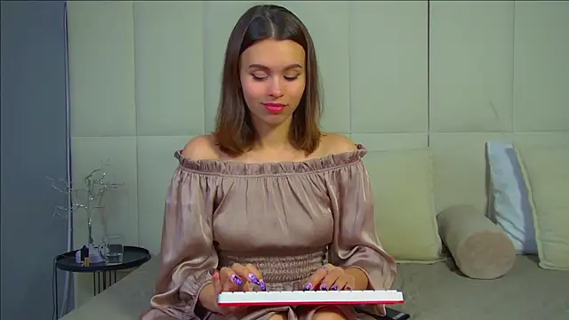 PollyLanders online show from 11-10-25, 08:47