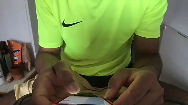 Snapshot of Lucascacaca chatting on 04-30-26, 09:49 Lucascacaca online show from 04-30-26, 09:49