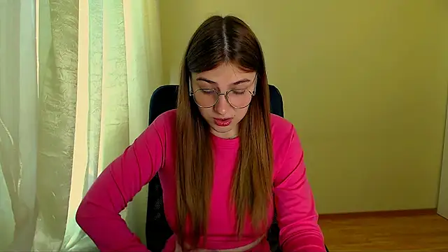 Snapshot of Luna_Lush_ chatting on 06-20-26, 10:31 Luna Lush online show from 06-20-26, 10:31