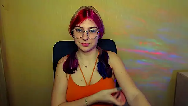 Snapshot of Luna_Lush_ chatting on 02-12-25, 08:49 Luna Lush online show from 02-12-25, 08:49