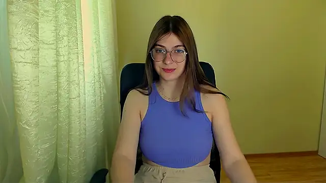 Snapshot of Luna_Lush_ chatting on 06-25-26, 08:19 Luna Lush online show from 06-25-26, 08:19