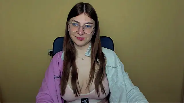 Snapshot of Luna_Lush_ chatting on 04-27-26, 11:30 Luna Lush online show from 04-27-26, 11:30